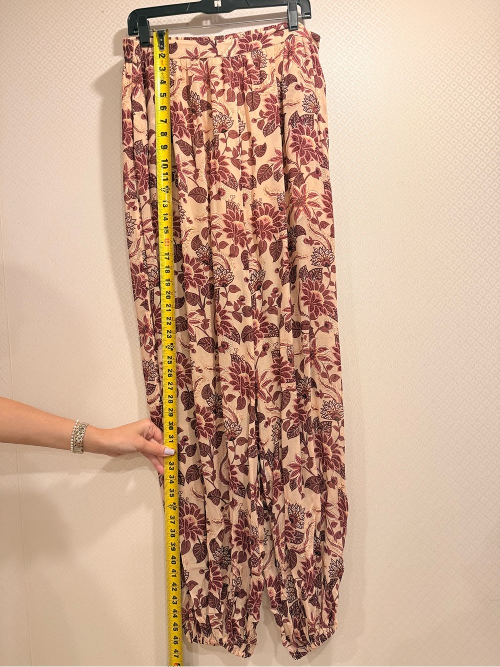 FARM Rio Burgundy Floral Balloon Pants on Cream Size L - Picture 6 of 13